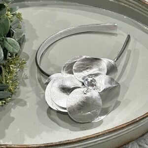 Metallic Silver Youth Textured‎ Floral Bow Headband With Bedazzled Center
